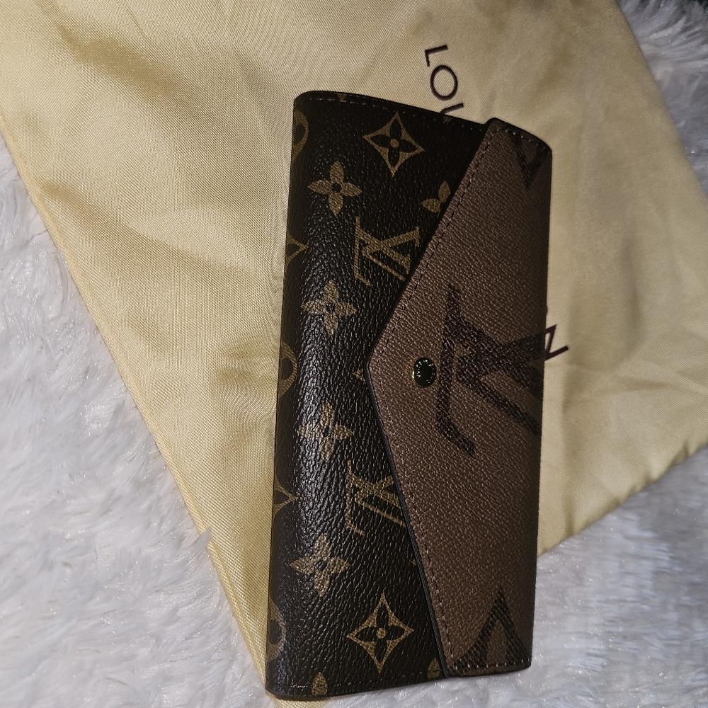 Fashion Dark Brown and Tan Wallet